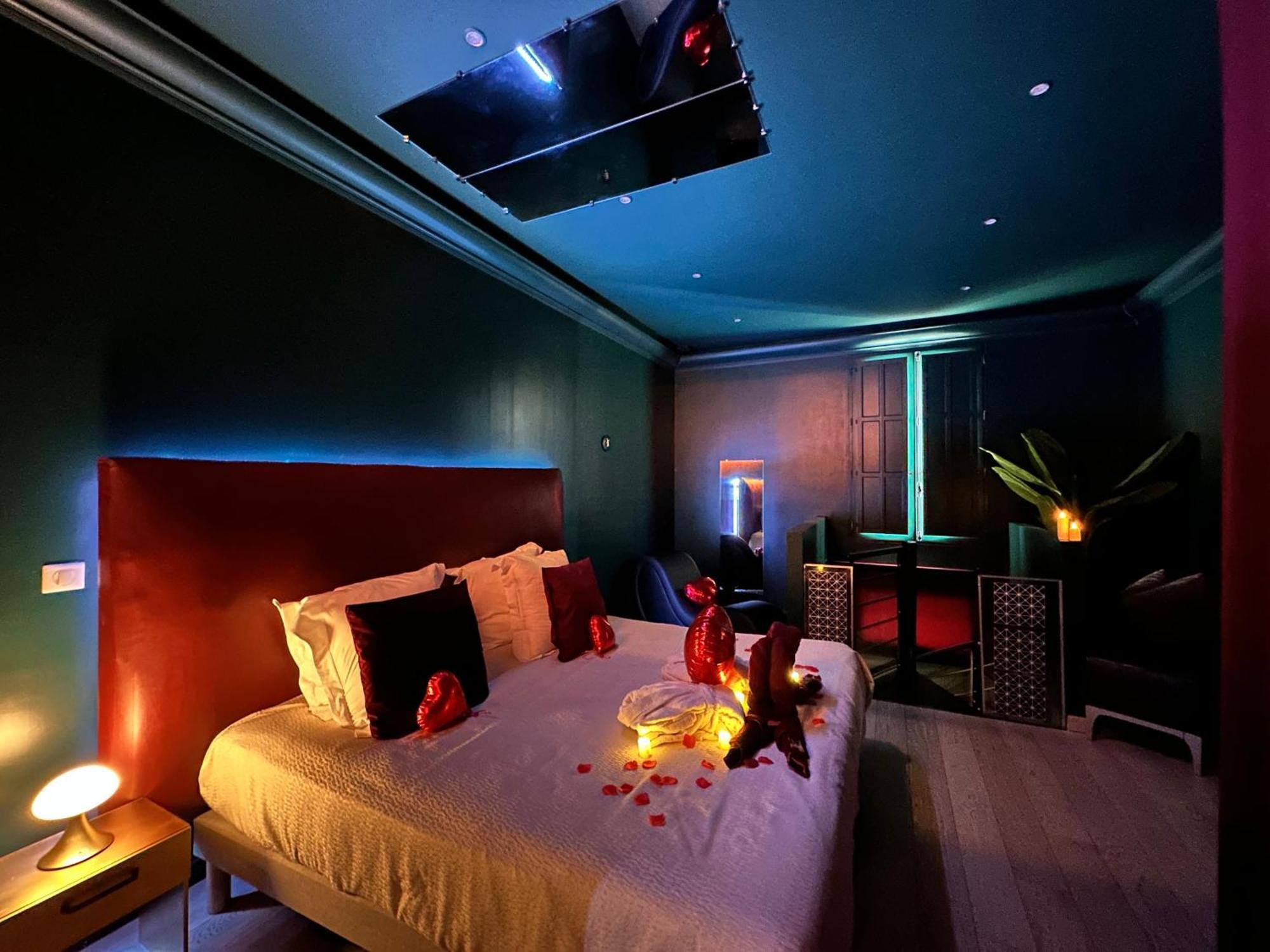 Mieuxqualhotel Jacuzzi Privatif Velvet Desire Bordeaux Eksteriør bilde