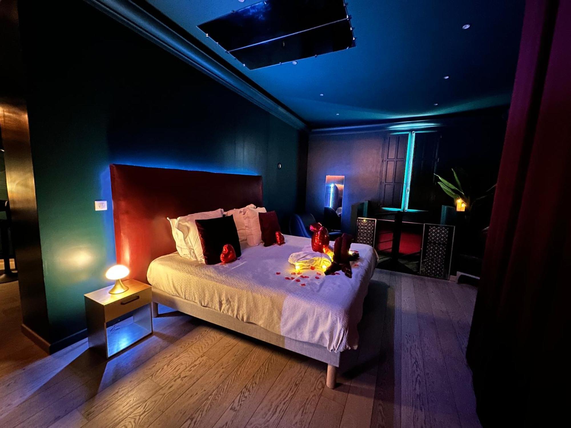 Mieuxqualhotel Jacuzzi Privatif Velvet Desire Bordeaux Eksteriør bilde